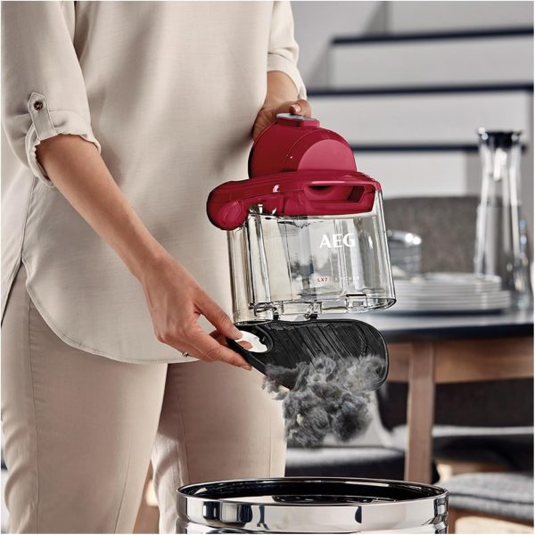 AEG LX7-2-CR-A Staubsauger beutellos / ideal f??r Haustierbesitzer / Zusatzd??sen + Speziald??sen-Set f??r Tierhaare / 750 Watt / 9 m Aktionsradius / 1.4l Staubbeh?lter / waschbarer Hygiene Filter / rot – Bild 4