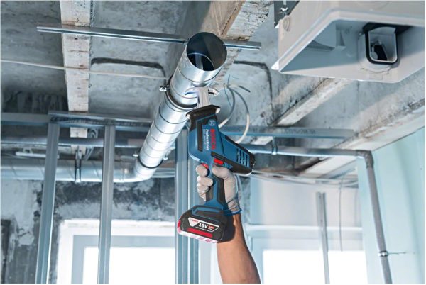 Bosch Professional 18V System Akku Säbelsäge GSA 18 V-LI C (Compact Version. inkl. 3x Säbelsägeblatt. ohne Akku/ Ladegerät. L-BOXX) – Bild 6