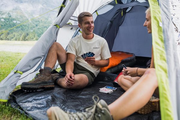 Coleman Zelt Darwin 2-4 | Kompaktes 2 bis 4 Mann Kuppelzelt | Modelle mit abgedunkelter Schlafkabine | Leichtes Camping. Festival. Trekkingzelt | 4500 mm wasserdicht | integrierte Bodenplane – Bild 15