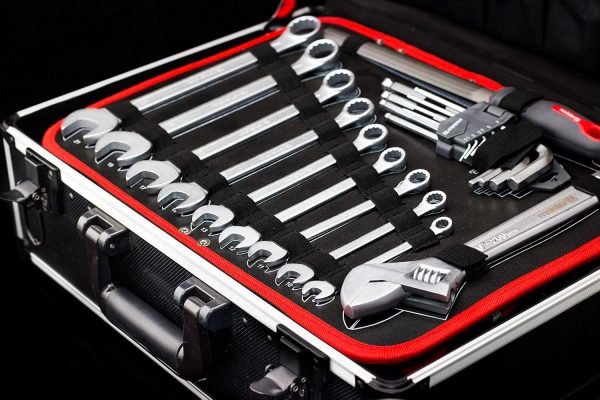 Meister Werkzeugtrolley 156-teilig - Werkzeug-Set-Mit Rollen- Teleskophandgriff/Profi Werkzeugkoffer befüllt/Werkzeugkiste fahrbar /Werkzeugbox komplett mit Werkzeug. Schwarz/Silber. 8971440 – Bild 7