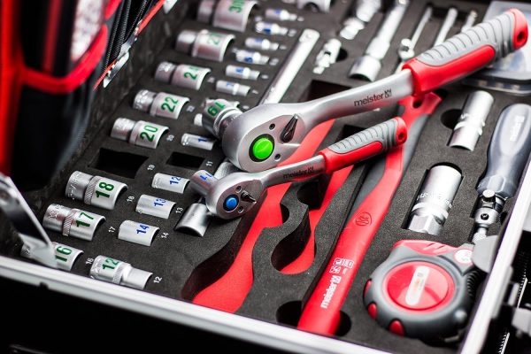 Meister Werkzeugtrolley 156-teilig - Werkzeug-Set-Mit Rollen- Teleskophandgriff/Profi Werkzeugkoffer befüllt/Werkzeugkiste fahrbar /Werkzeugbox komplett mit Werkzeug. Schwarz/Silber. 8971440 – Bild 9
